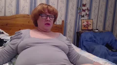 Snapshot of aamarillis chatting on 12.01.25 NINA online show from 12.01.25