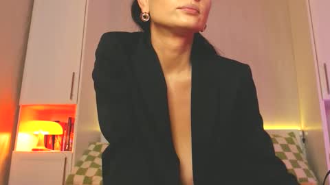 Lea online show from 01.08.25