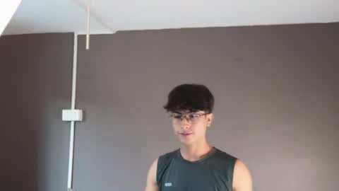 Aaron Ezequiel online show from 04.18.26
