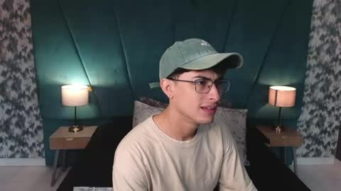 Aaron Ezequiel online show from 06.12.26