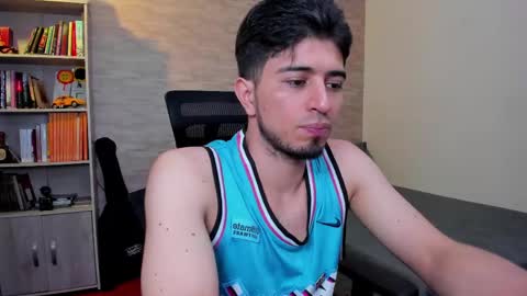 Aaron online show from 03.11.25