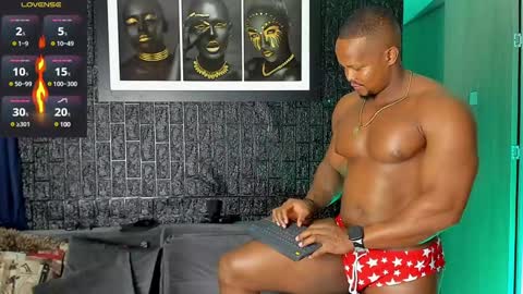 Snapshot of aaron_st chatting on 12.10.24 Aaron online show from 12.10.24