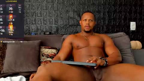 Snapshot of aaron_st chatting on 12.10.24 Aaron online show from 12.10.24