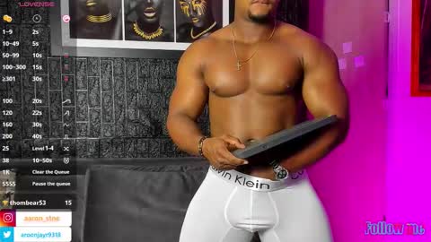 Snapshot of aaron_st chatting on 09.19.25 Aaron online show from 09.19.25