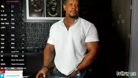 Snapshot of aaron_st chatting on 09.28.25 Aaron online show from 09.28.25