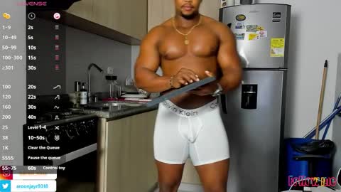 Snapshot of aaron_st chatting on 10.02.25 Aaron online show from 10.02.25