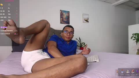 Snapshot of aaronblack1_ chatting on 06.03.26 Heyy my name is Aaron online show from 06.03.26