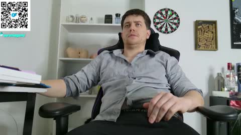 Snapshot of aaronlegend chatting on 09.11.25 Aaron online show from 09.11.25