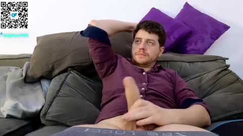 Snapshot of aaronlegend chatting on 10.19.25 Aaron online show from 10.19.25