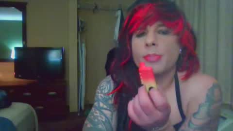 Snapshot of aaronprezent chatting on 11.04.25 aaronprezent online show from 11.04.25