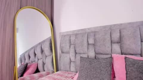 Snapshot of aary_ chatting on 11.22.25 Ary online show from 11.22.25