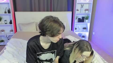 Snapshot of aataraxx chatting on 12.14.24 Fiona and Harry online show from 12.14.24