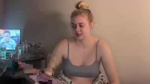 ababyy2901 online show from 10.28.25