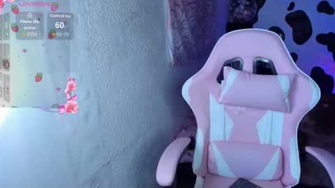 Snapshot of abbie_senjen chatting on 02.10.26 April online show from 02.10.26