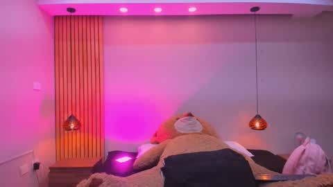 Abbie Edmond  online show from 12.17.25