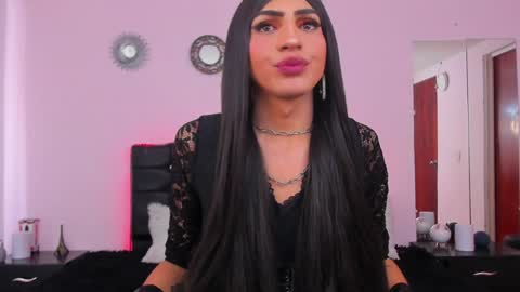 Abbigail Fuster  online show from 01.23.25