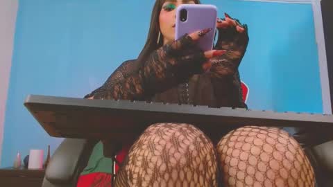 Abbigaiil online show from 01.08.25