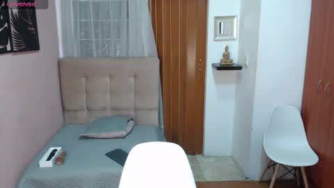 Snapshot of abby__simpson chatting on 10.25.25 Abby online show from 10.25.25