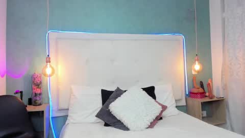 Abby Dixon  online show from 12.15.25