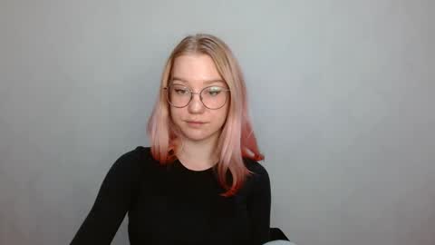 Abby Lovense is active online show from 12.15.24