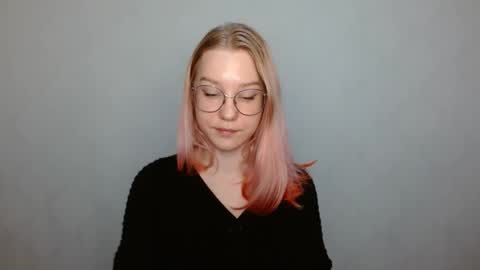 Abby Lovense is active online show from 12.16.24