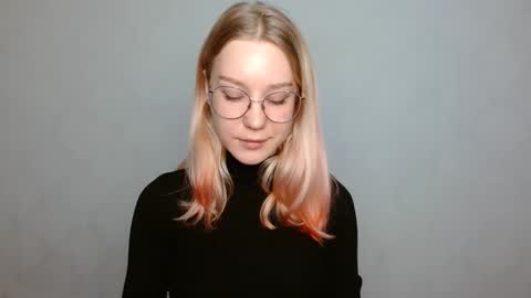 Abby Lovense is active online show from 01.07.25