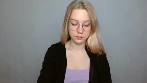 Abby Lovense is active online show from 01.26.25