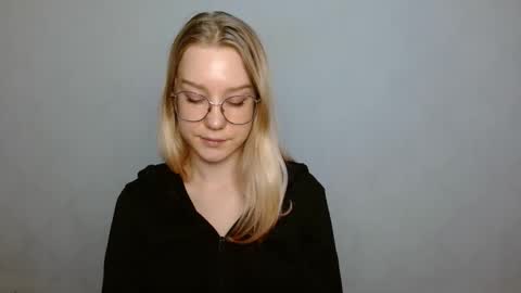 Abby Lovense is active online show from 01.28.25