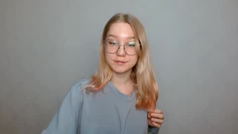 Abby Lovense is active online show from 01.31.25