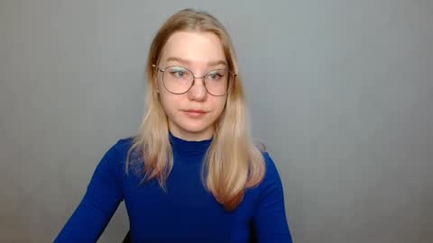 Abby Lovense is active online show from 02.11.25