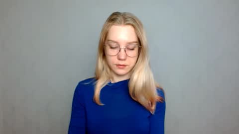 Abby Lovense is active online show from 02.26.25