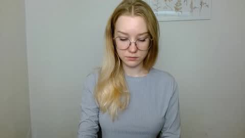 Abby Lovense is active online show from 09.25.25