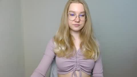 Abby Lovense is active online show from 04.08.26