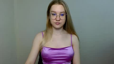 Snapshot of abbymoore__ chatting on 06.08.26 Abby Lovense is active online show from 06.08.26