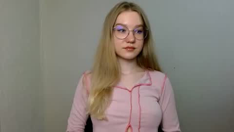 Snapshot of abbymoore__ chatting on 06.17.26 Abby Lovense is active online show from 06.17.26