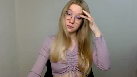 Snapshot of abbymoore__ chatting on 06.18.26 Abby Lovense is active online show from 06.18.26