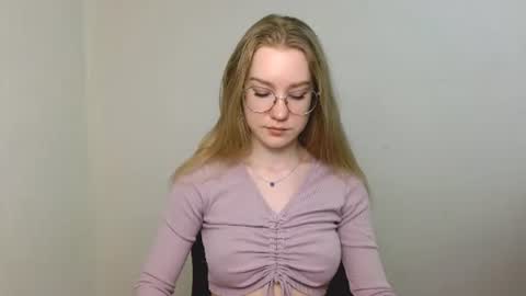 Snapshot of abbymoore__ chatting on 07.09.26 Abby Lovense is active online show from 07.09.26