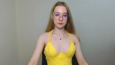 Snapshot of abbymoore__ chatting on 07.18.26 Abby Lovense is active online show from 07.18.26