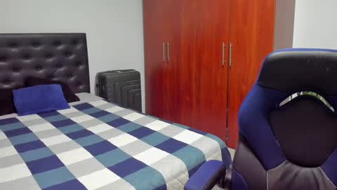 Independence model AbelAsburgo online show from 01.15.26