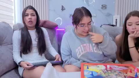 abella_as_ online show from 02.05.26