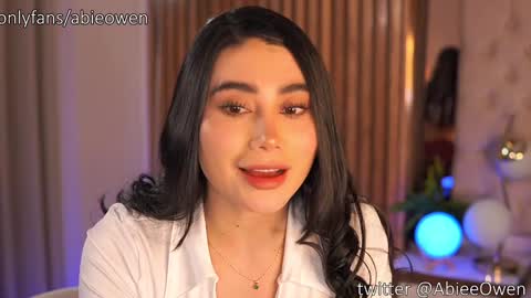 abie_owen online show from 10.03.25