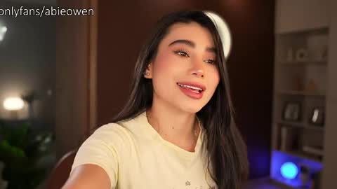 abie_owen online show from 05.10.26