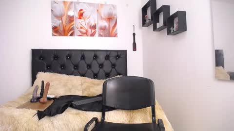 Snapshot of abigail_f00x chatting on 03.11.25 Abigail online show from 03.11.25