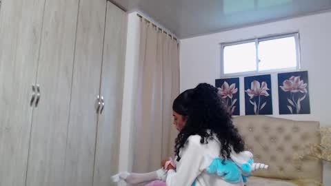 Snapshot of abigail_f00x chatting on 10.03.25 Abigail online show from 10.03.25