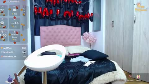 Snapshot of abigail_f00x chatting on 10.15.25 Abigail online show from 10.15.25