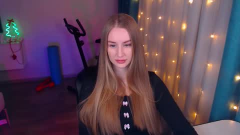 Snapshot of abigail_flex chatting on 01.13.25 Anna online show from 01.13.25