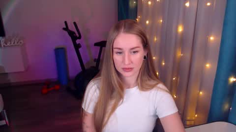 Snapshot of abigail_flex chatting on 01.31.25 Anna online show from 01.31.25