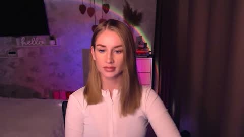 Snapshot of abigail_flex chatting on 11.22.25 Anna online show from 11.22.25