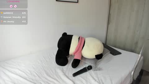 Snapshot of abigail_w chatting on 01.29.25 abigail online show from 01.29.25