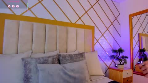    online show from 11.08.25